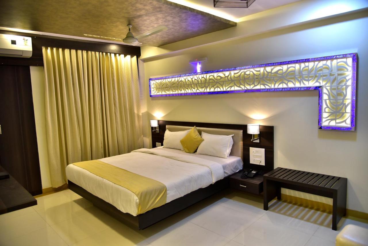 Hotel Fabexpress Time Square Thane Esterno foto