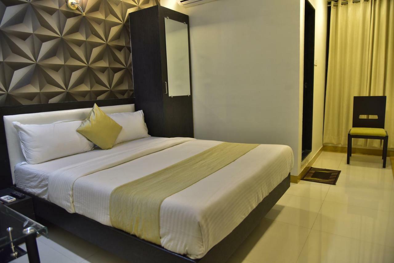 Hotel Fabexpress Time Square Thane Esterno foto
