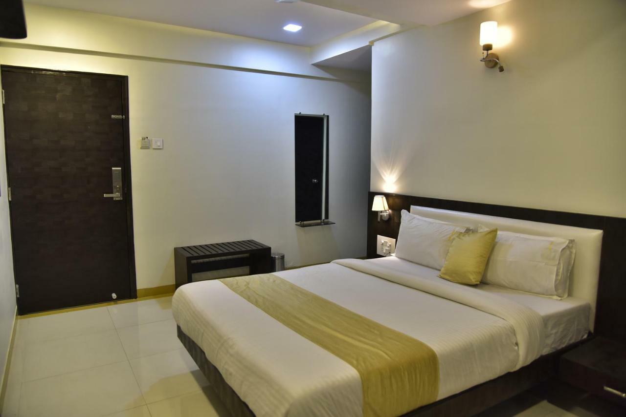 Hotel Fabexpress Time Square Thane Esterno foto