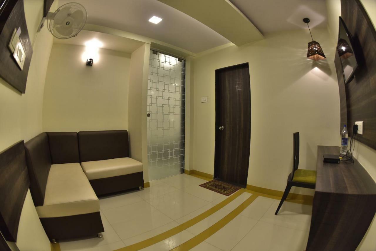 Hotel Fabexpress Time Square Thane Esterno foto