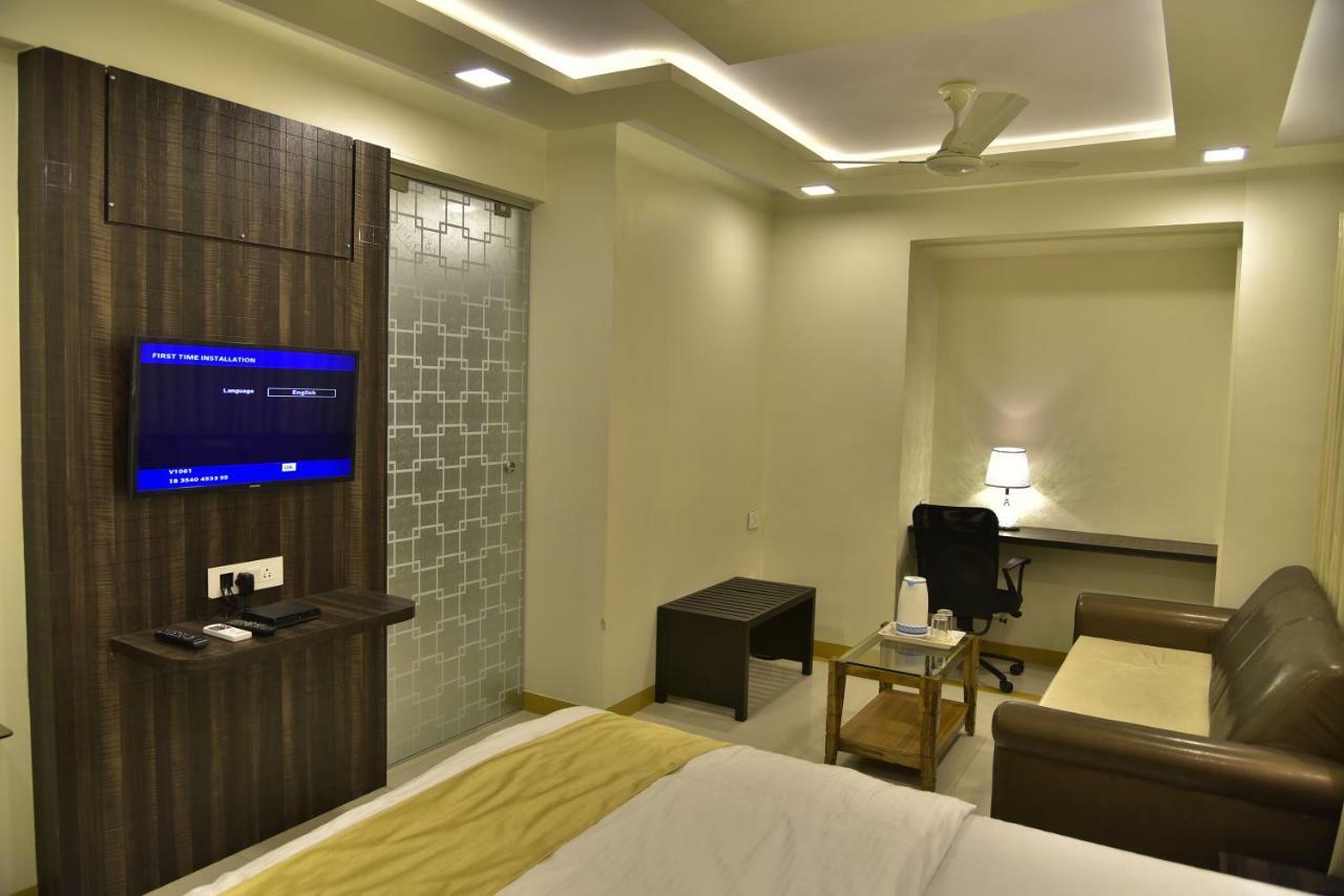 Hotel Fabexpress Time Square Thane Esterno foto