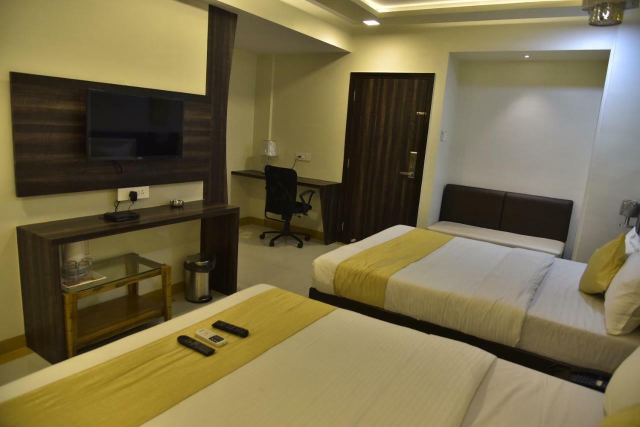 Hotel Fabexpress Time Square Thane Esterno foto